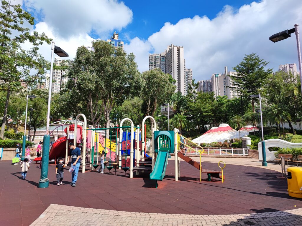 fung-tak-park-playground-1