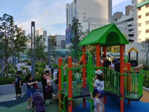 hing-wah-street-west-playground-4