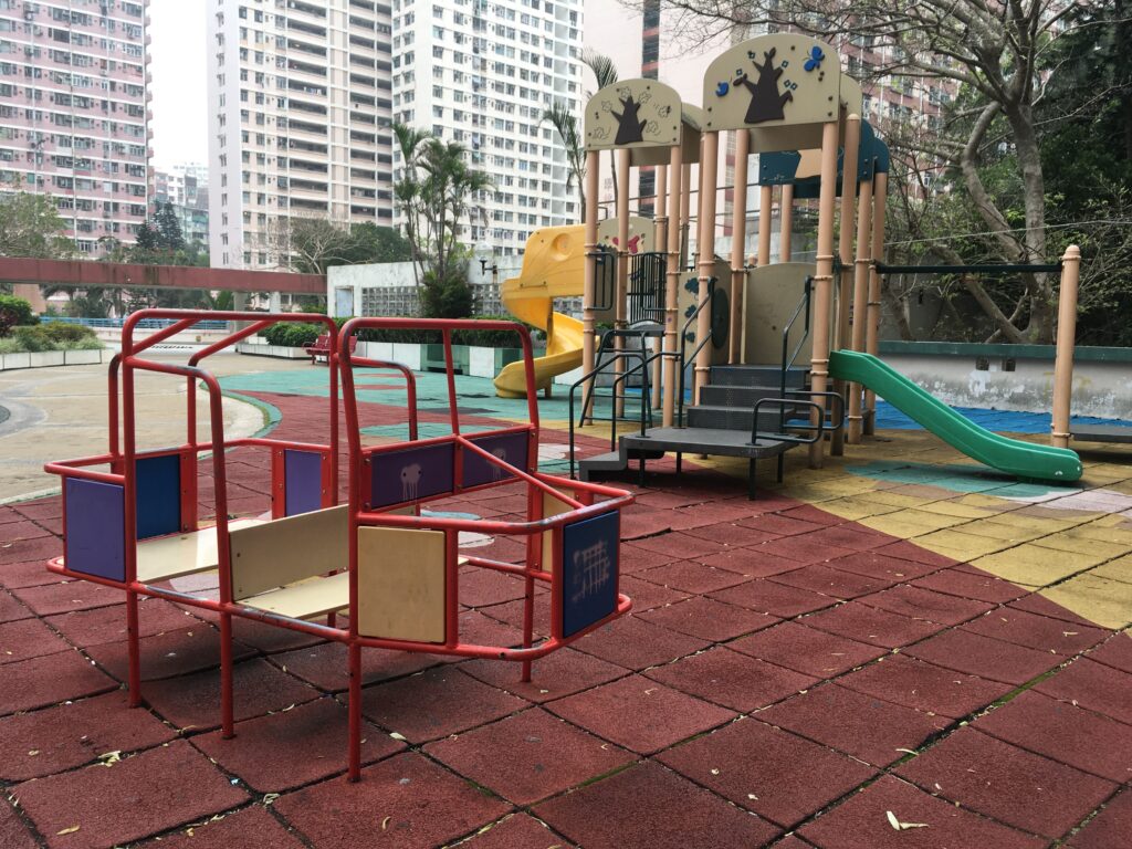 hiu-ming-street-playground-1