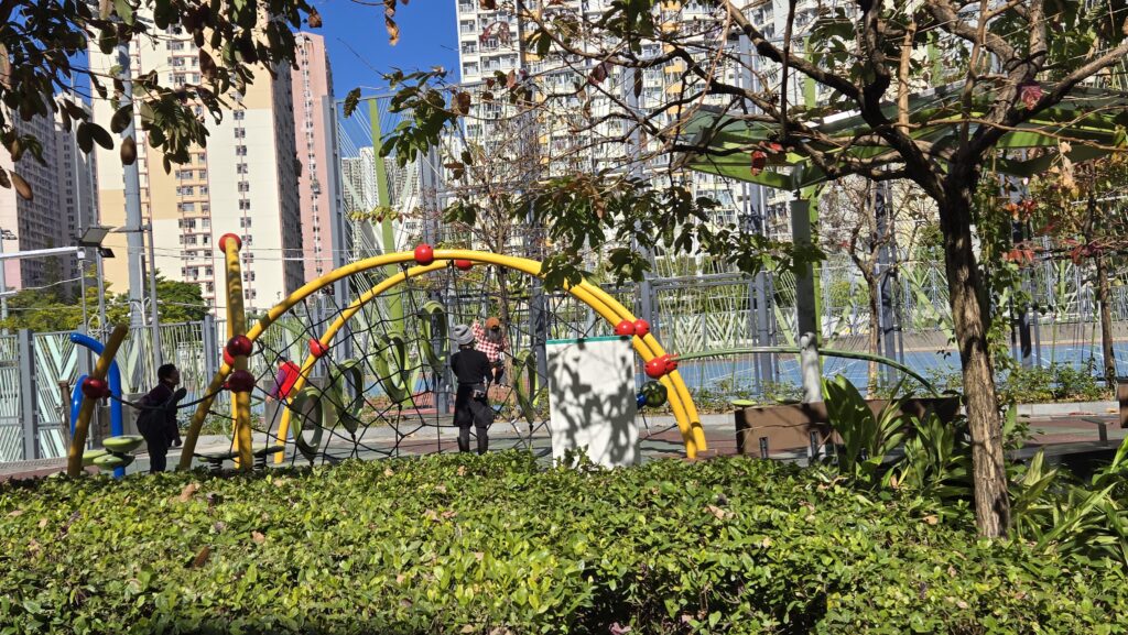 kwun-tong-recreation-ground-playground-1