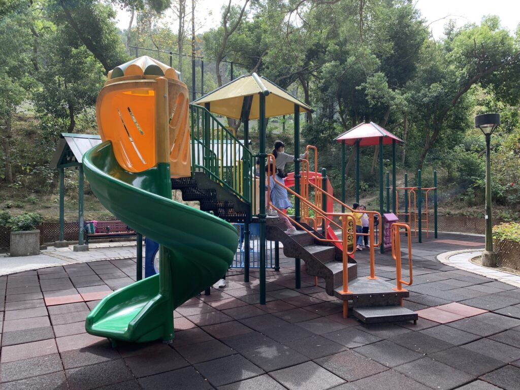 lam-tin-park-playground-1
