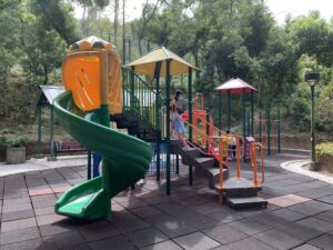 lam-tin-park-playground-1