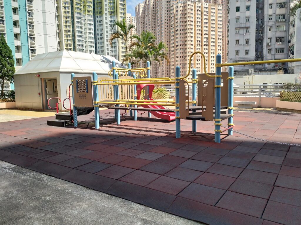 ngau-tau-kok-road-sports-centre-playground-1