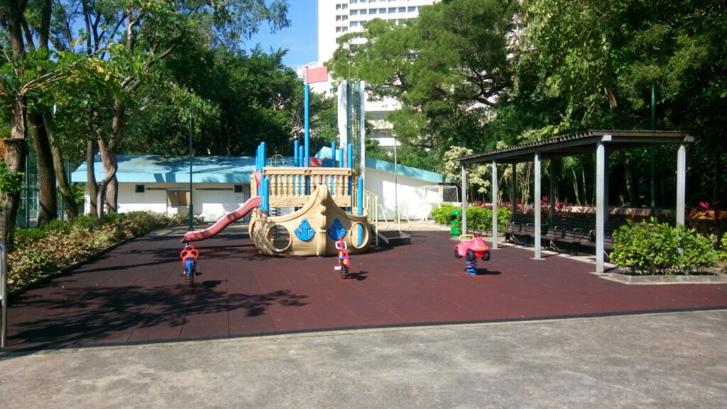 sau-nga-road-playground-1