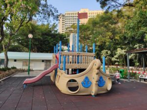 sau-nga-road-playground-2