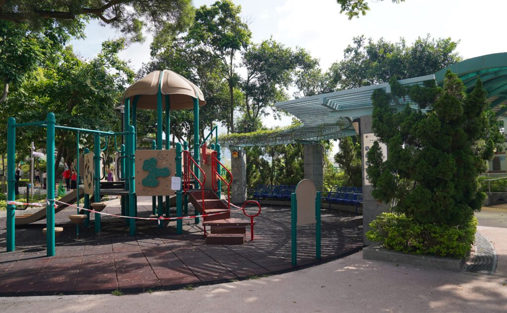 sheung-lok-street-garden-playground-1
