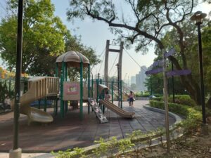 sheung-lok-street-garden-playground-3