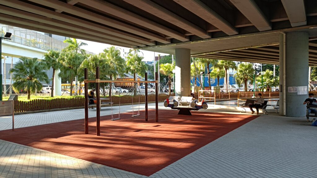 tunnel-approach-rest-garden-playground-1