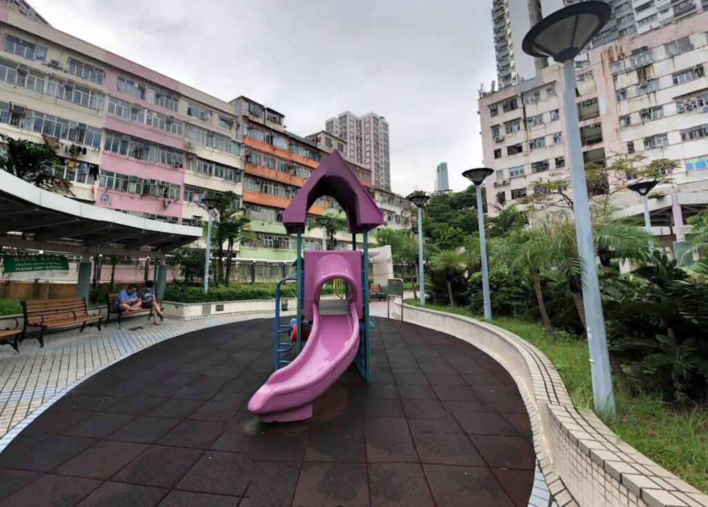yee-on-street-market-rest-garden-playground-1