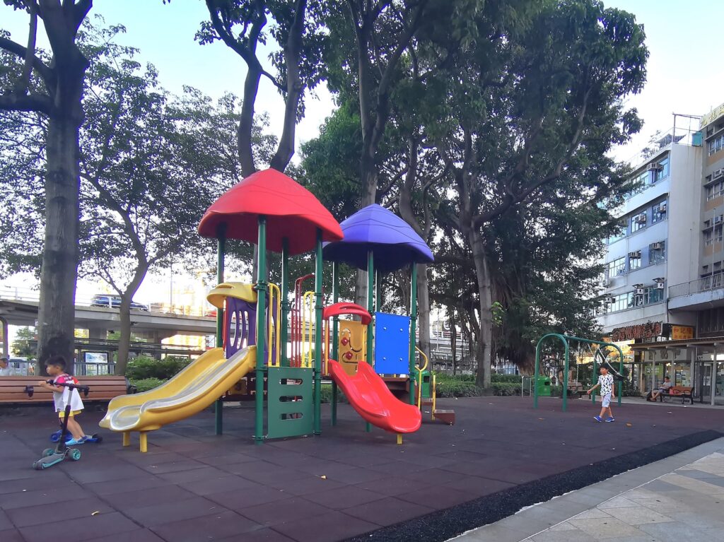 tak-ku-ling-road-rest-garden-playground-1